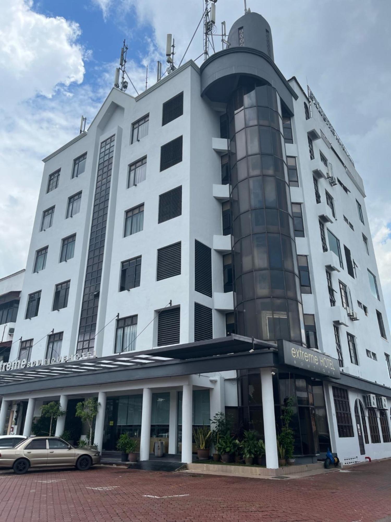 Extreme Boutique Hotel Keluang Kültér fotó