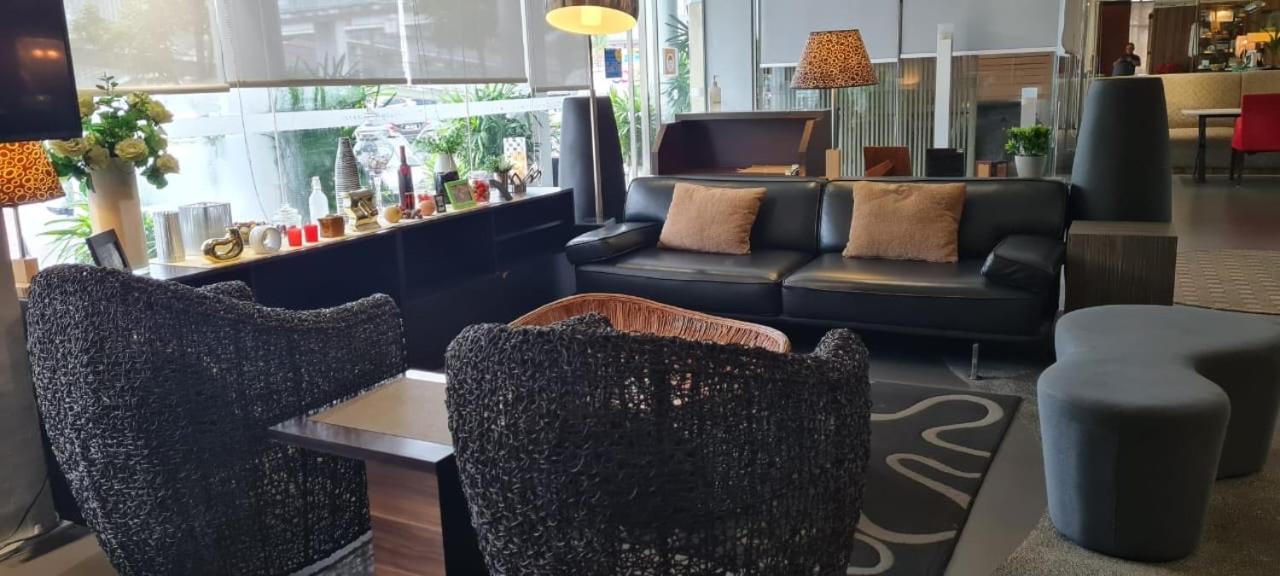 Extreme Boutique Hotel Keluang Kültér fotó