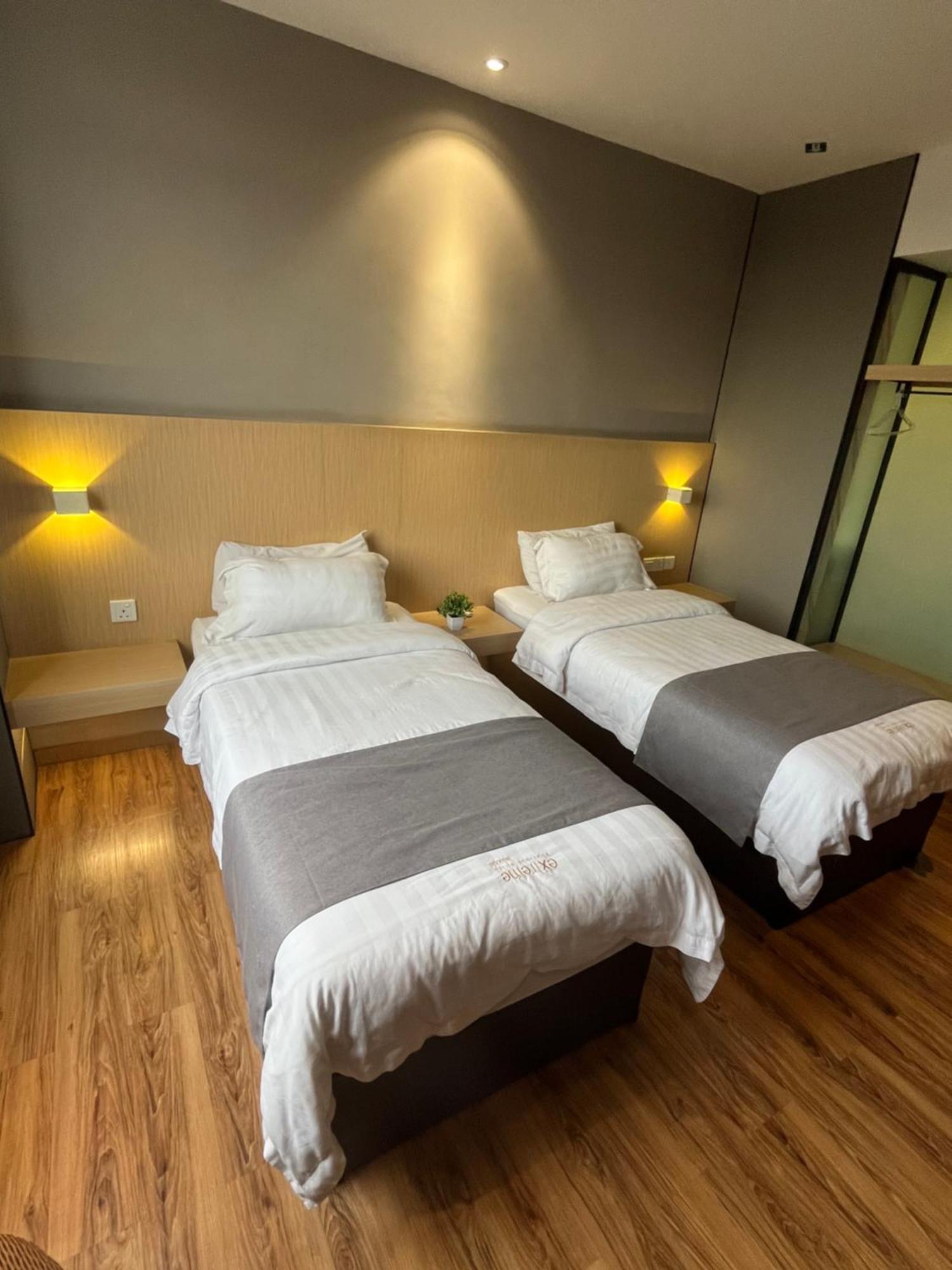 Extreme Boutique Hotel Keluang Kültér fotó