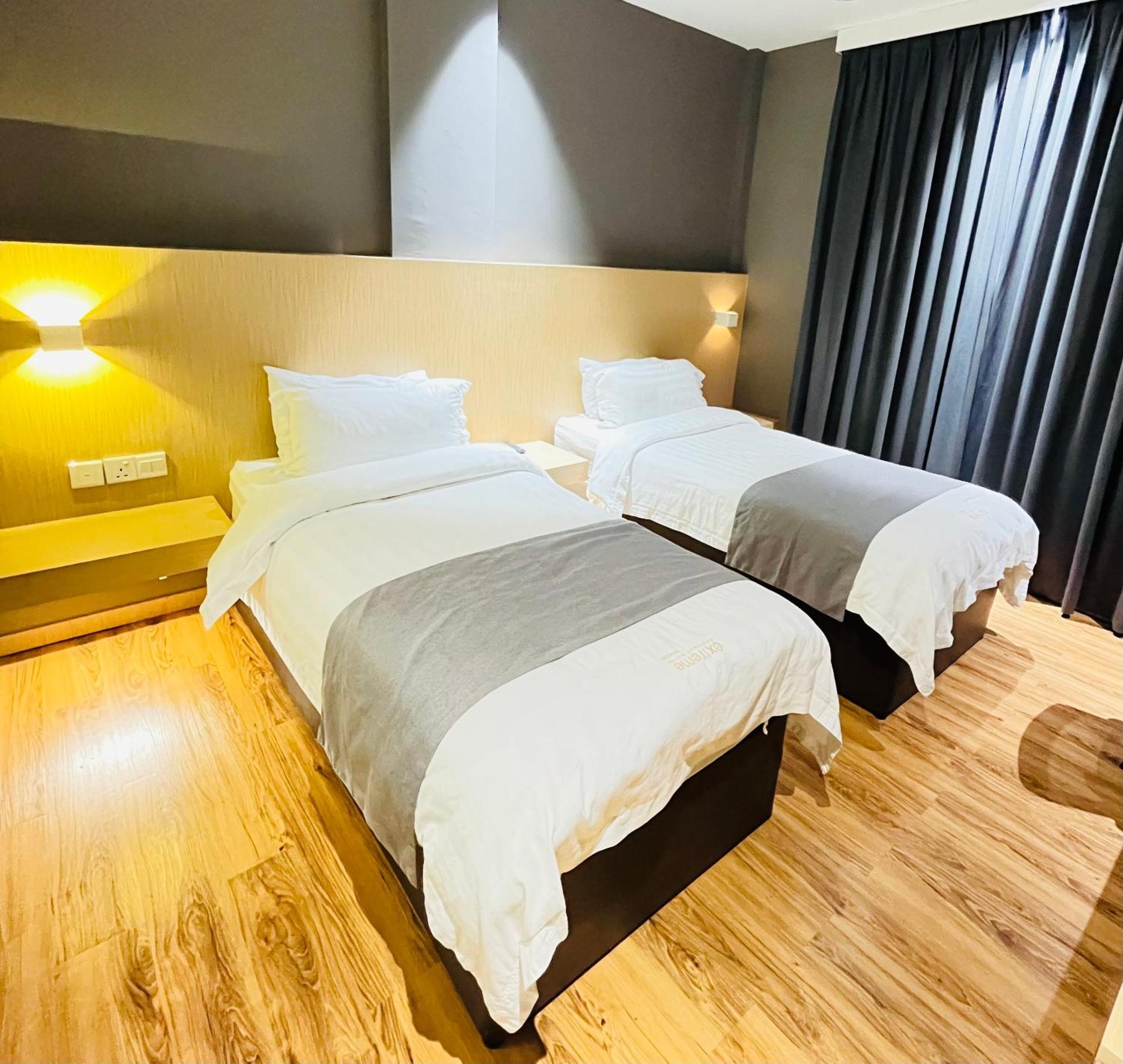 Extreme Boutique Hotel Keluang Kültér fotó