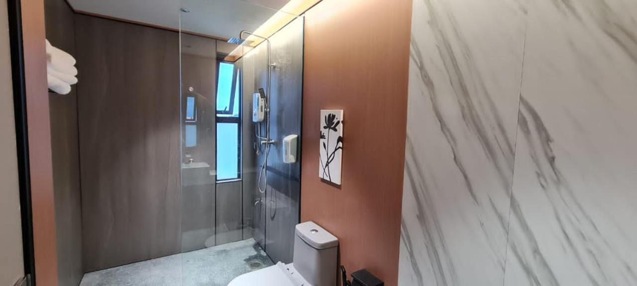 Extreme Boutique Hotel Keluang Kültér fotó