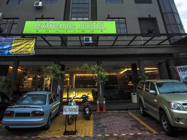 Extreme Boutique Hotel Keluang Kültér fotó